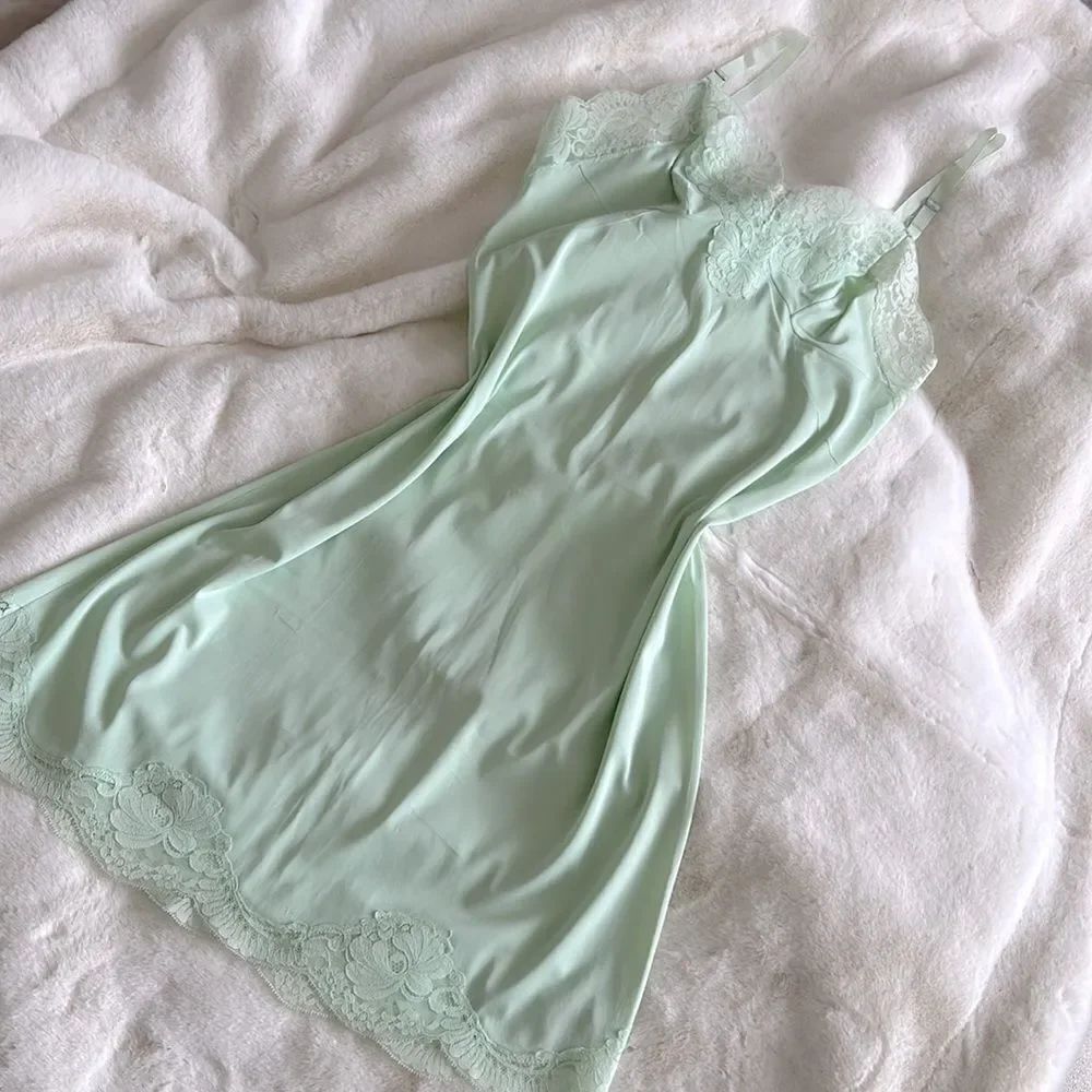 Vintage retro mint slip M